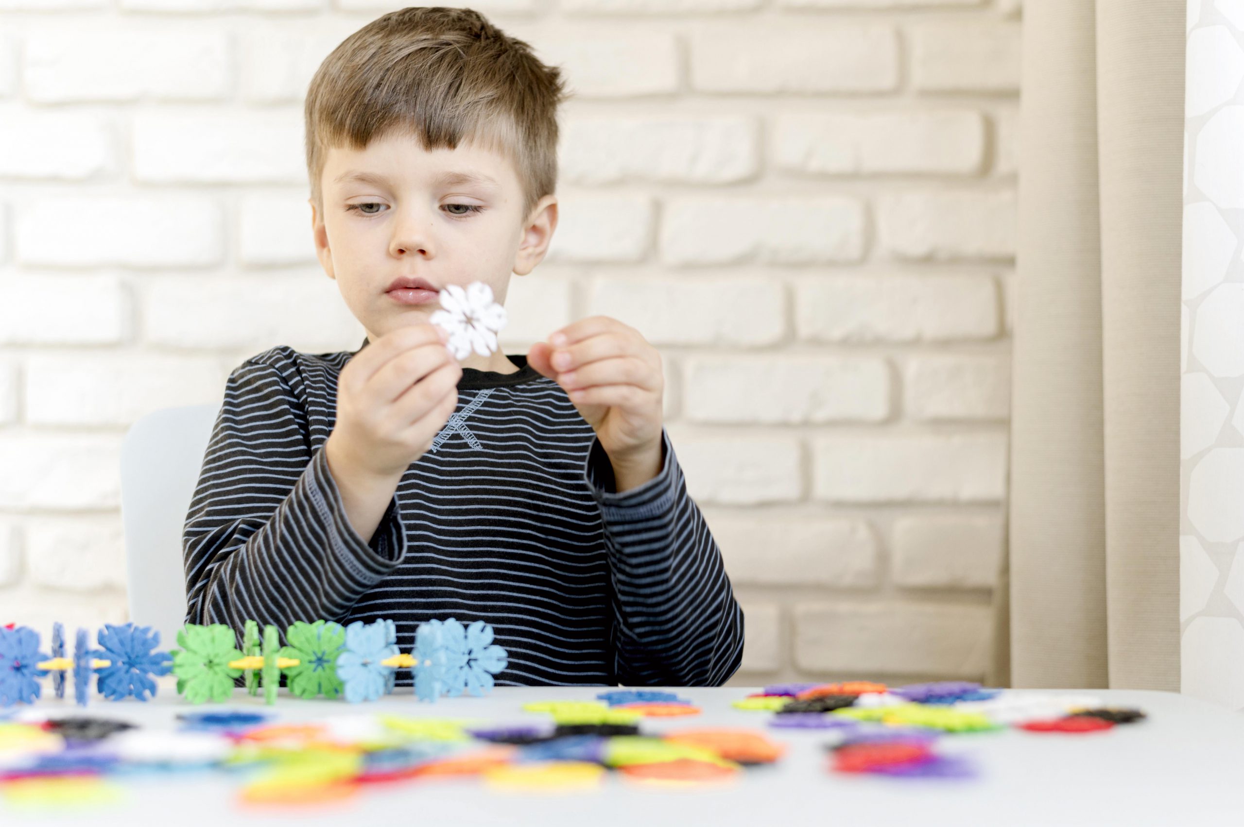 medium-shot-child-being-creative Special Education